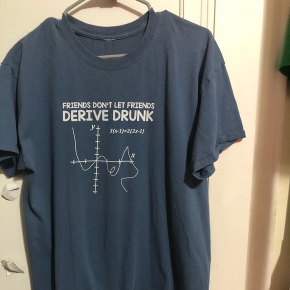 FRIENDS DONT LET FRIENDS DERIVE  DRUNK MENS TSHIRT